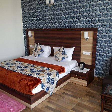 Kasauli Continental Resort מראה חיצוני תמונה